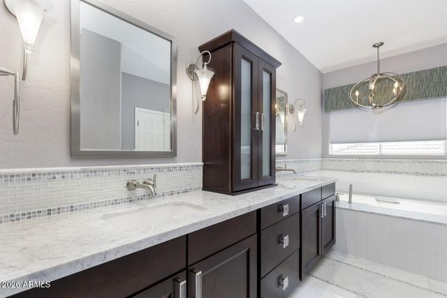 7647 E LOS GATOS Drive, Scottsdale, AZ 85255