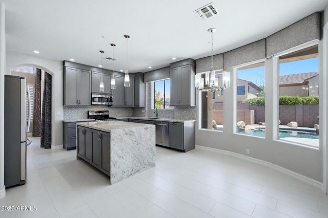 7647 E LOS GATOS Drive, Scottsdale, AZ 85255