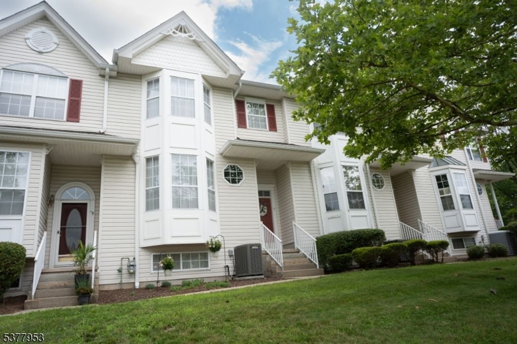 7 Cummington Ln, Raritan Twp., NJ 08822