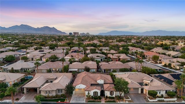 10820 Woodstream Court, Las Vegas, NV 89135