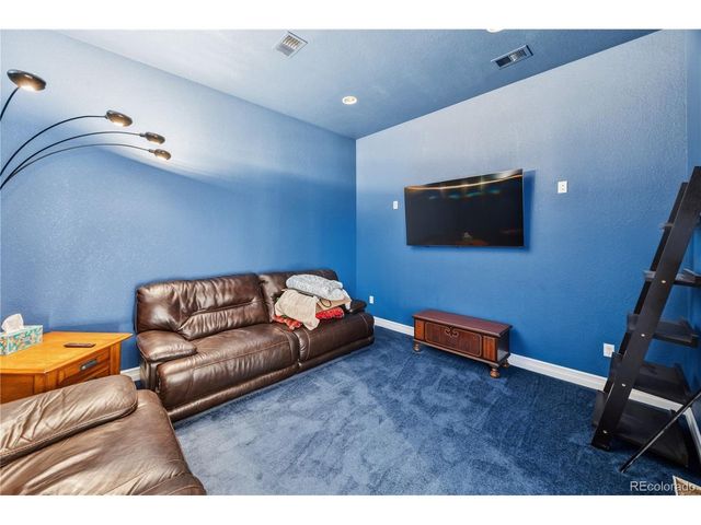 10281 Foxfire St, Longmont, CO 80504