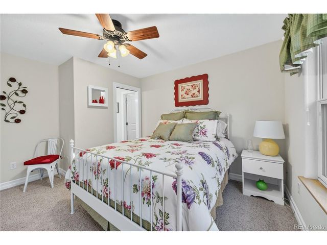 10281 Foxfire St, Longmont, CO 80504