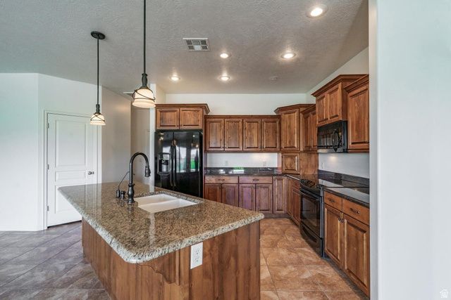 1574 E SUGAR PLUMB LN, Washington, UT 84780