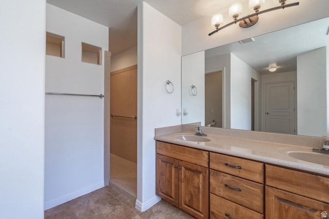 1574 E SUGAR PLUMB LN, Washington, UT 84780