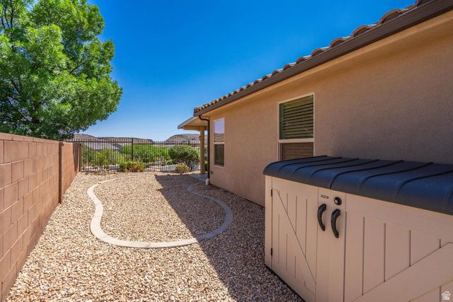 1574 E SUGAR PLUMB LN, Washington, UT 84780