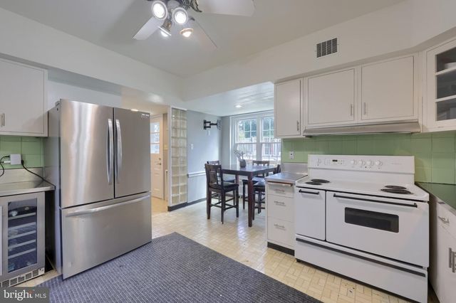 19 W KING ST, Ephrata, PA 17522