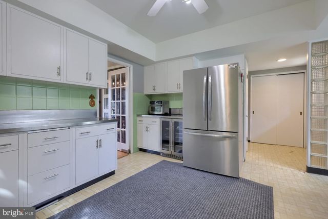 19 W KING ST, Ephrata, PA 17522