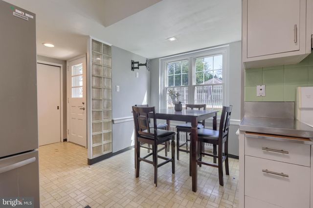 19 W KING ST, Ephrata, PA 17522