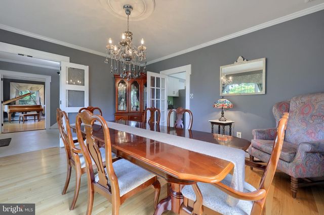 19 W KING ST, Ephrata, PA 17522