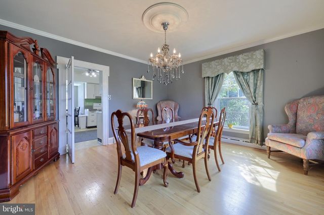 19 W KING ST, Ephrata, PA 17522