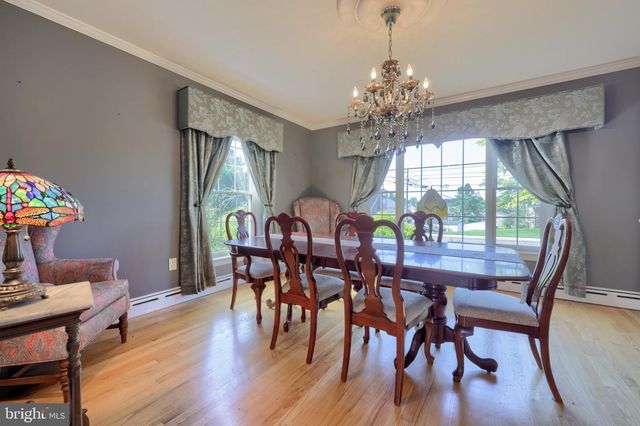 19 W KING ST, Ephrata, PA 17522
