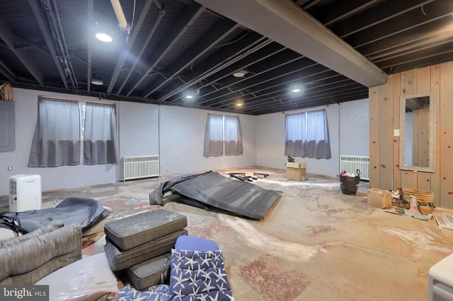 19 W KING ST, Ephrata, PA 17522