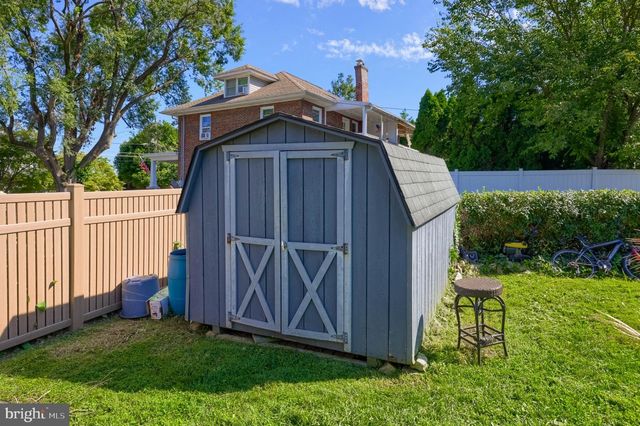 19 W KING ST, Ephrata, PA 17522