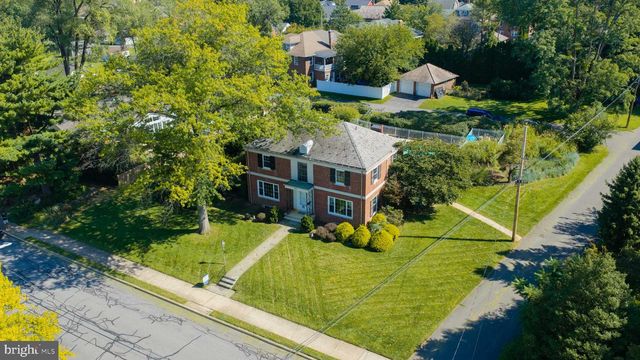 19 W KING ST, Ephrata, PA 17522