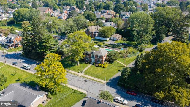 19 W KING ST, Ephrata, PA 17522