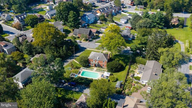 19 W KING ST, Ephrata, PA 17522