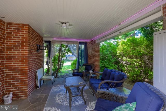 19 W KING ST, Ephrata, PA 17522