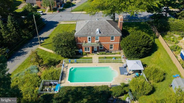 19 W KING ST, Ephrata, PA 17522