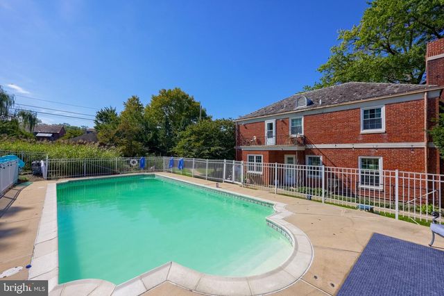 19 W KING ST, Ephrata, PA 17522