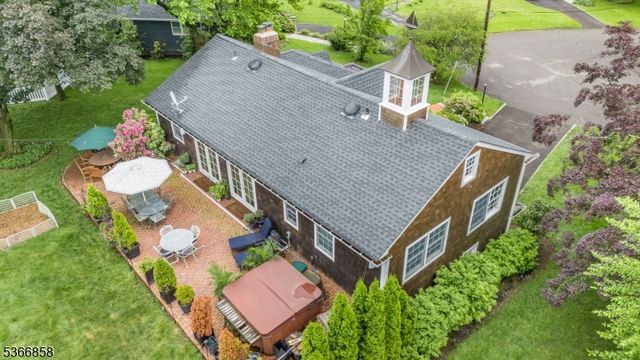 10 Harvey Ct, Summit City, NJ 07901