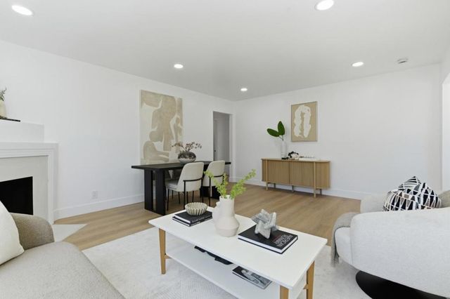 577 Green Manor Court, Palo Alto, CA 94301