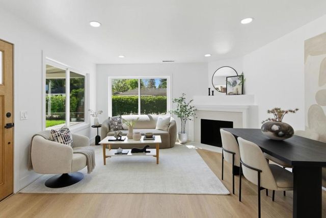 577 Green Manor Court, Palo Alto, CA 94301