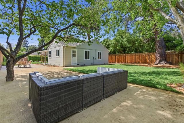 577 Green Manor Court, Palo Alto, CA 94301