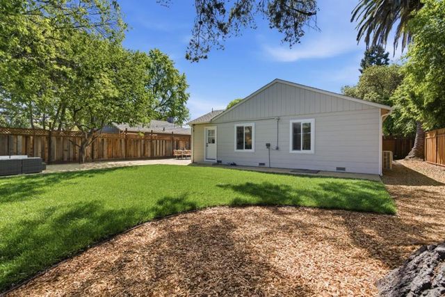 577 Green Manor Court, Palo Alto, CA 94301
