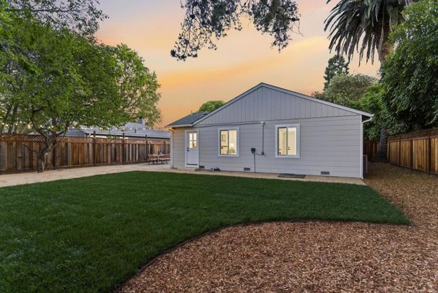 577 Green Manor Court, Palo Alto, CA 94301