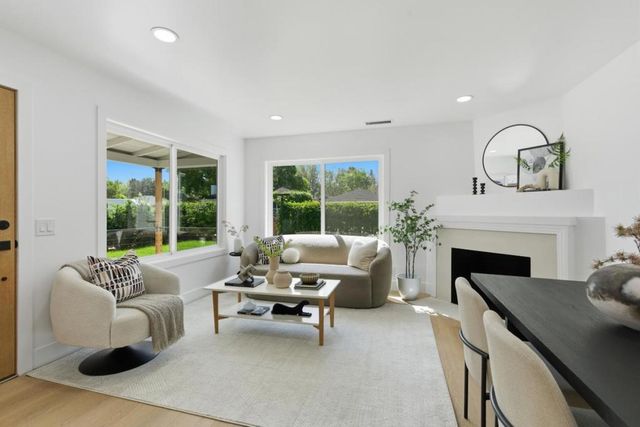 577 Green Manor Court, Palo Alto, CA 94301