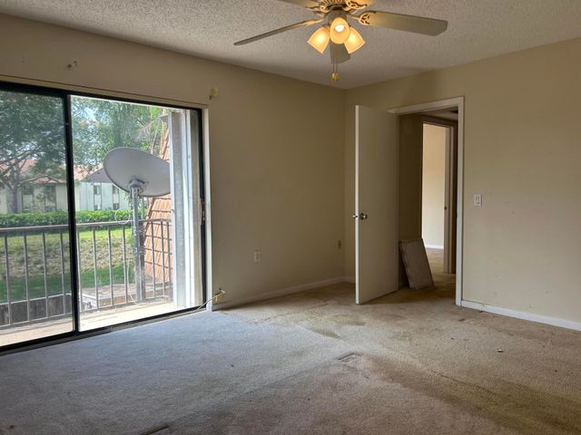 1014 10th Lane, Greenacres, FL 33463