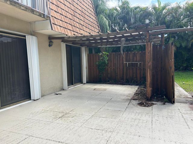 1014 10th Lane, Greenacres, FL 33463