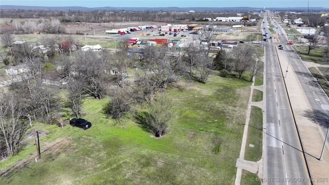1116 N Wood Drive, Okmulgee, OK 74447