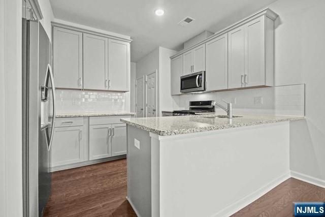 70 Leahy Drive, Wood Ridge, NJ 07075