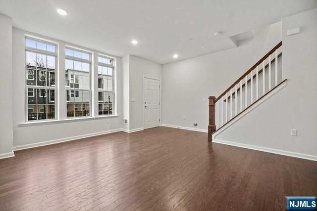 70 Leahy Drive, Wood Ridge, NJ 07075