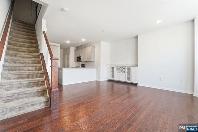 70 Leahy Drive, Wood Ridge, NJ 07075