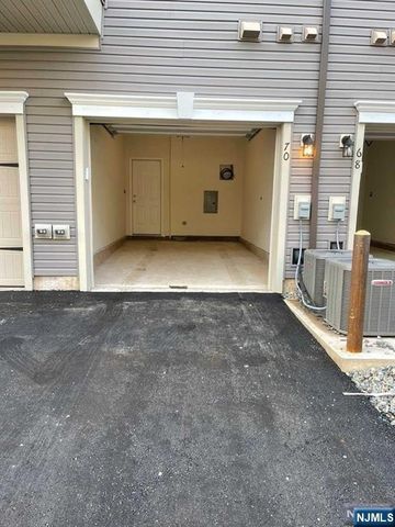 70 Leahy Drive, Wood Ridge, NJ 07075