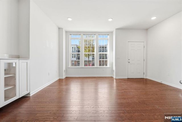 70 Leahy Drive, Wood Ridge, NJ 07075