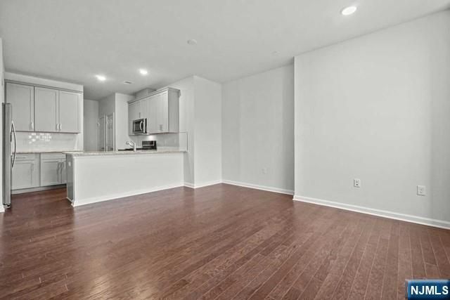 70 Leahy Drive, Wood Ridge, NJ 07075