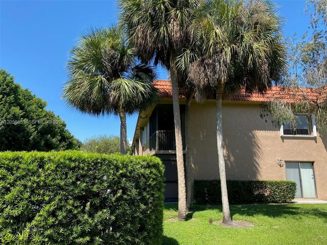 435 Lakeview Dr 201, Weston, FL 33326