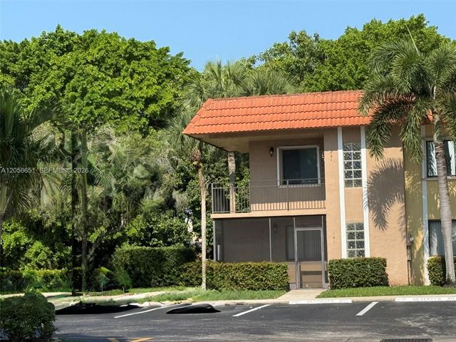 435 Lakeview Dr 201, Weston, FL 33326