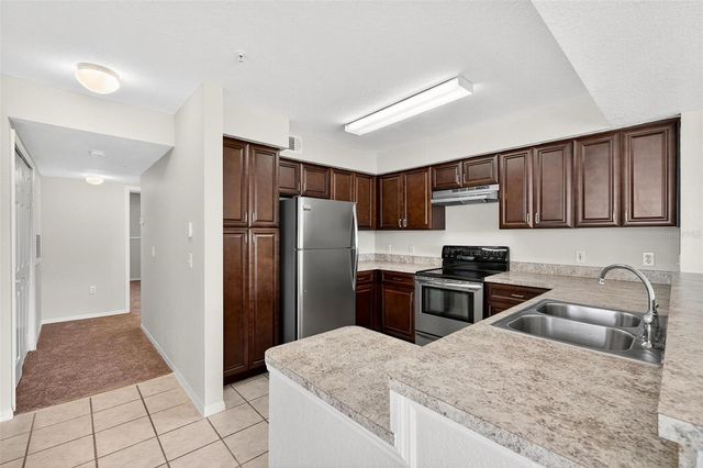 13917 FAIRWAY ISLAND DRIVE S, Orlando, FL 32837