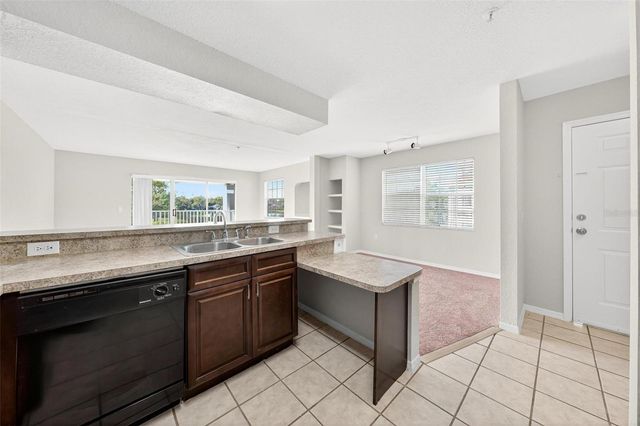 13917 FAIRWAY ISLAND DRIVE S, Orlando, FL 32837