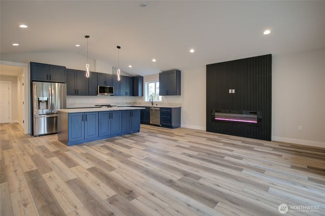 262 Octopus Avenue NE, Ocean Shores, WA 98569