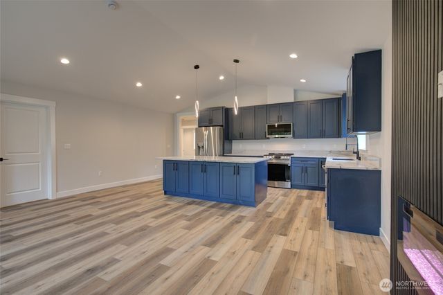 262 Octopus Avenue NE, Ocean Shores, WA 98569