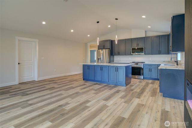 262 Octopus Avenue NE, Ocean Shores, WA 98569