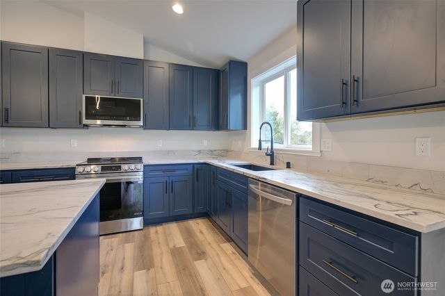 262 Octopus Avenue NE, Ocean Shores, WA 98569