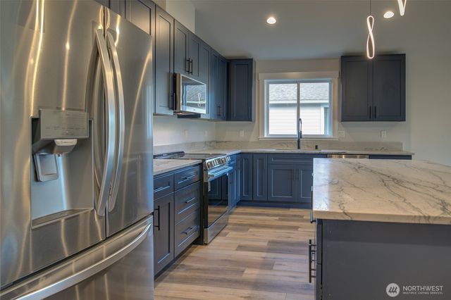 262 Octopus Avenue NE, Ocean Shores, WA 98569