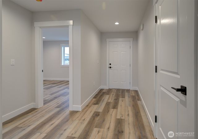 262 Octopus Avenue NE, Ocean Shores, WA 98569