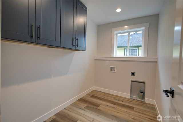 262 Octopus Avenue NE, Ocean Shores, WA 98569